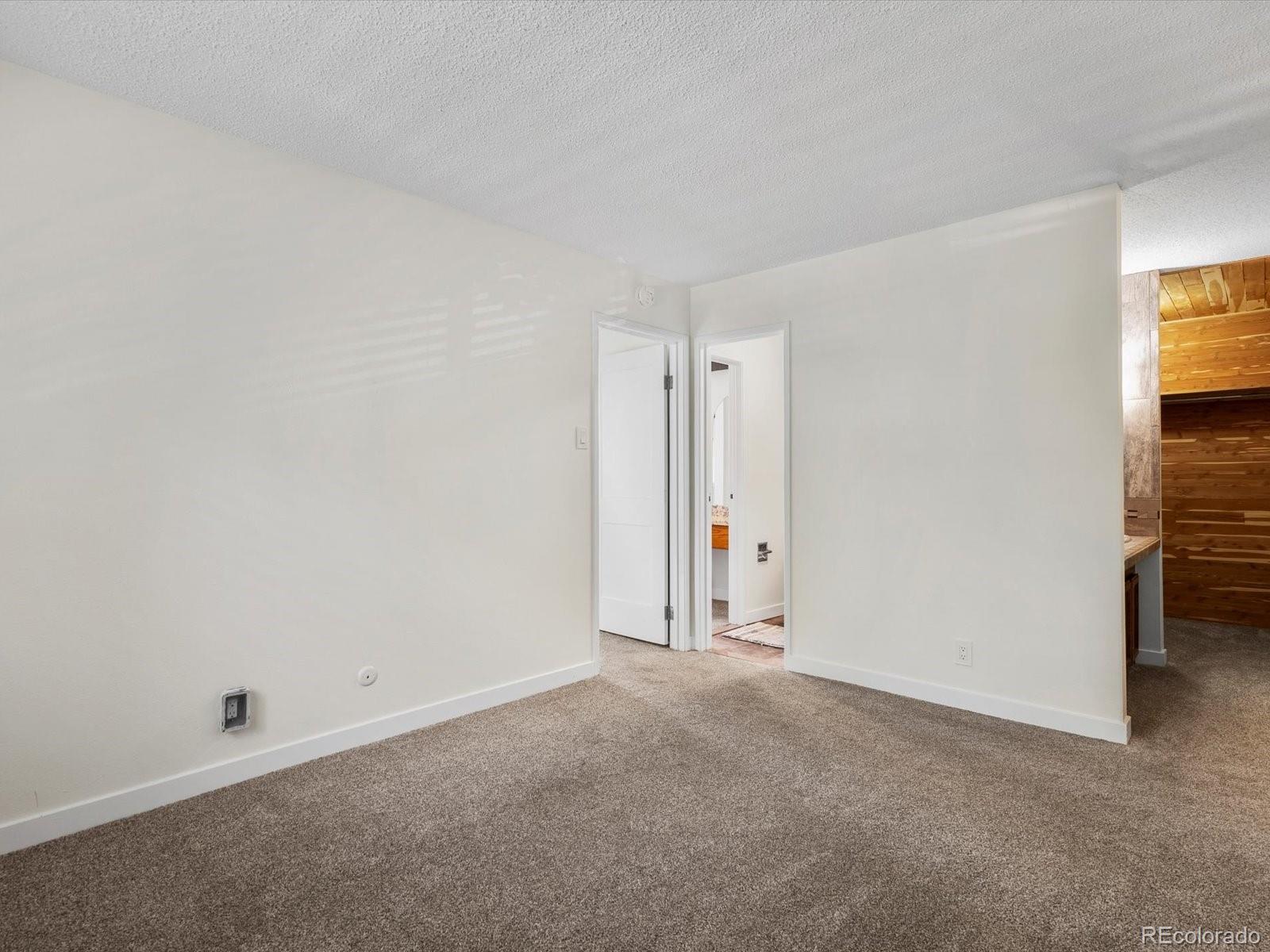 MLS Image #7 for 2835 s monaco parkway 1-105,denver, Colorado