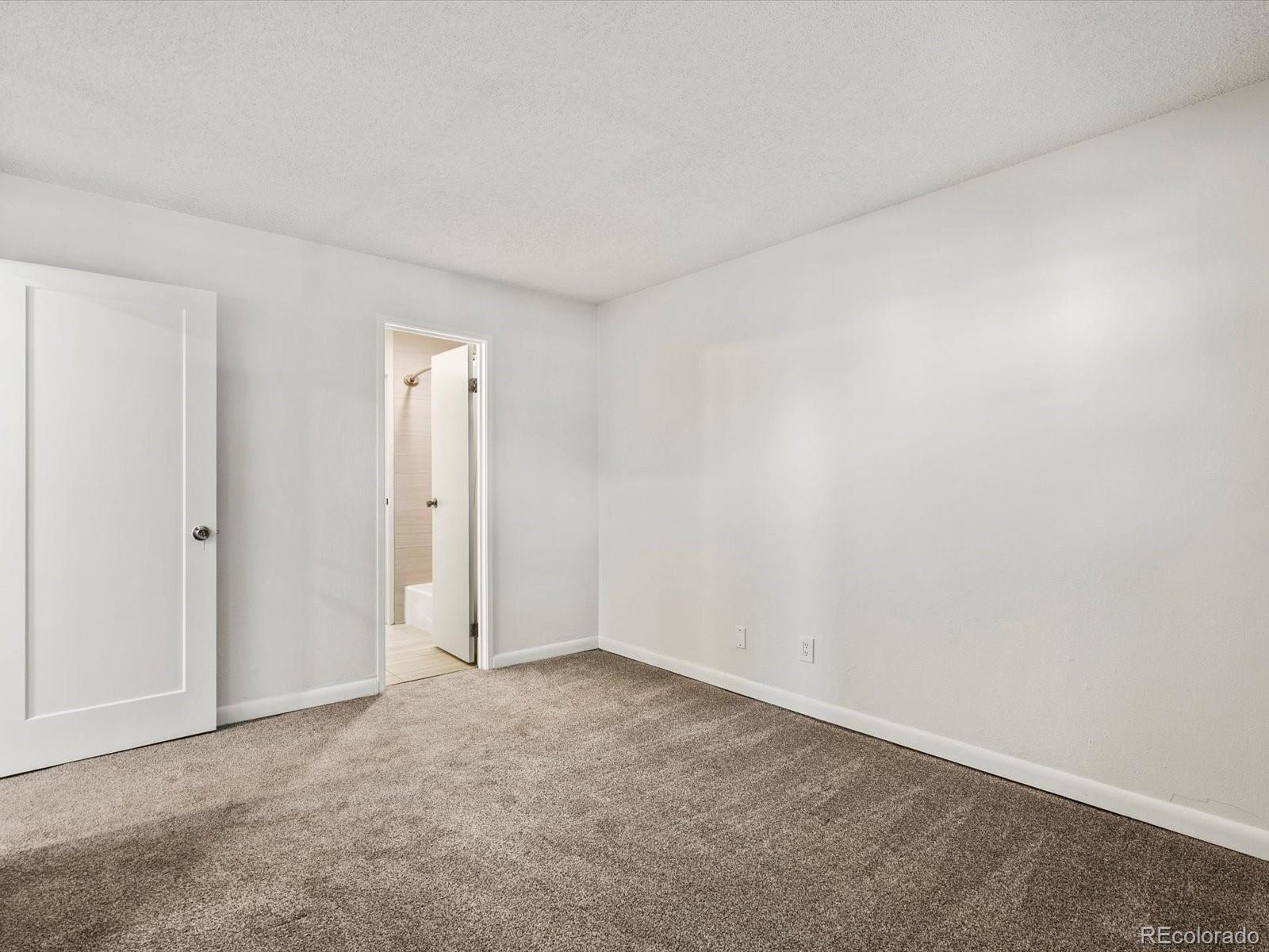 MLS Image #8 for 2835 s monaco parkway 1-105,denver, Colorado