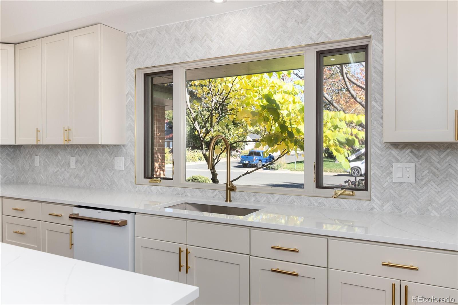 MLS Image #18 for 3001 s steele street,denver, Colorado