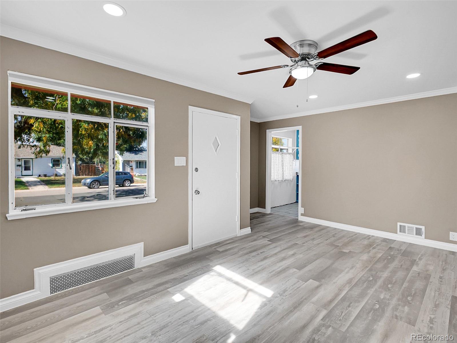 MLS Image #5 for 820  lansing street,aurora, Colorado