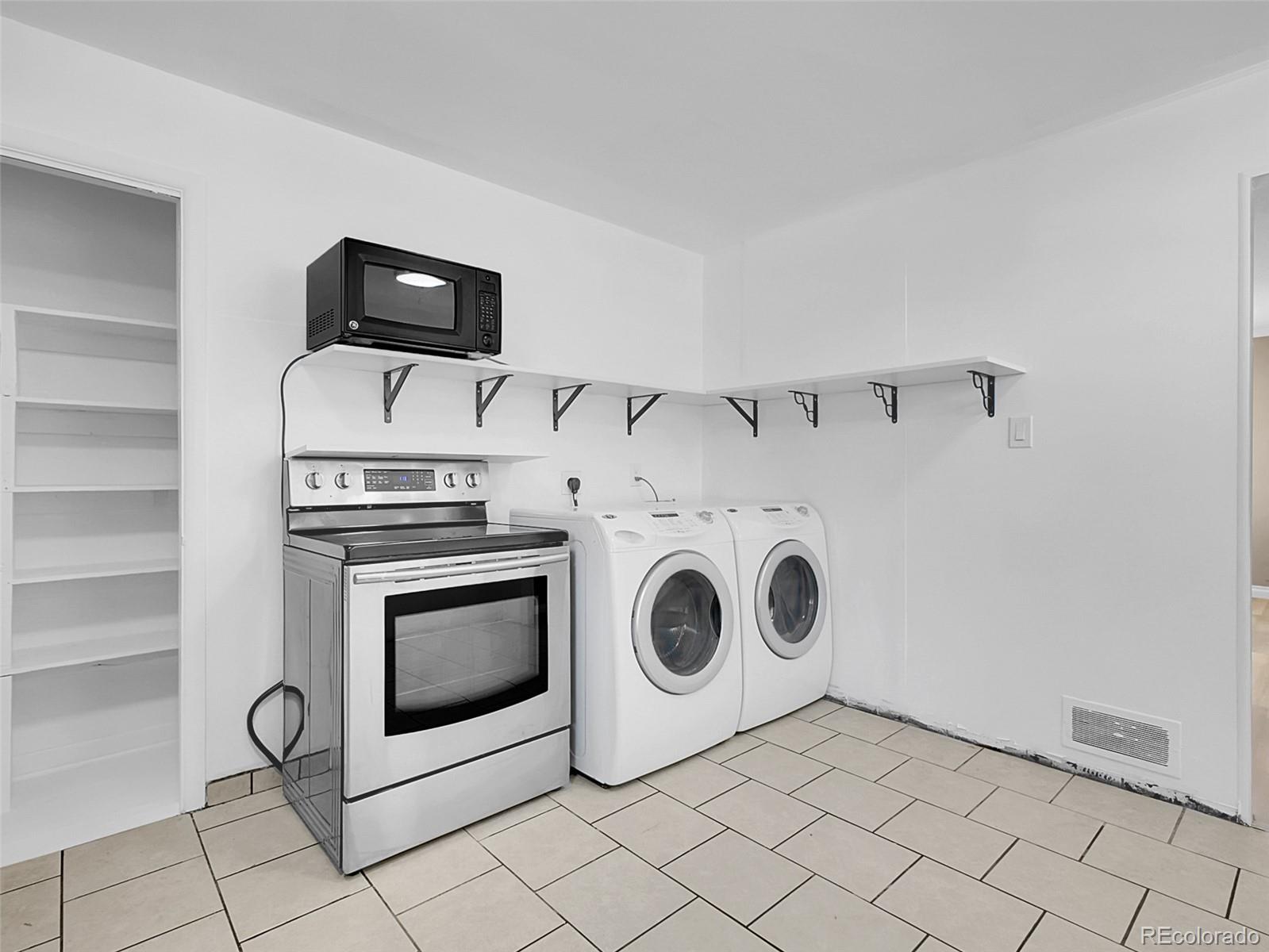 MLS Image #9 for 820  lansing street,aurora, Colorado
