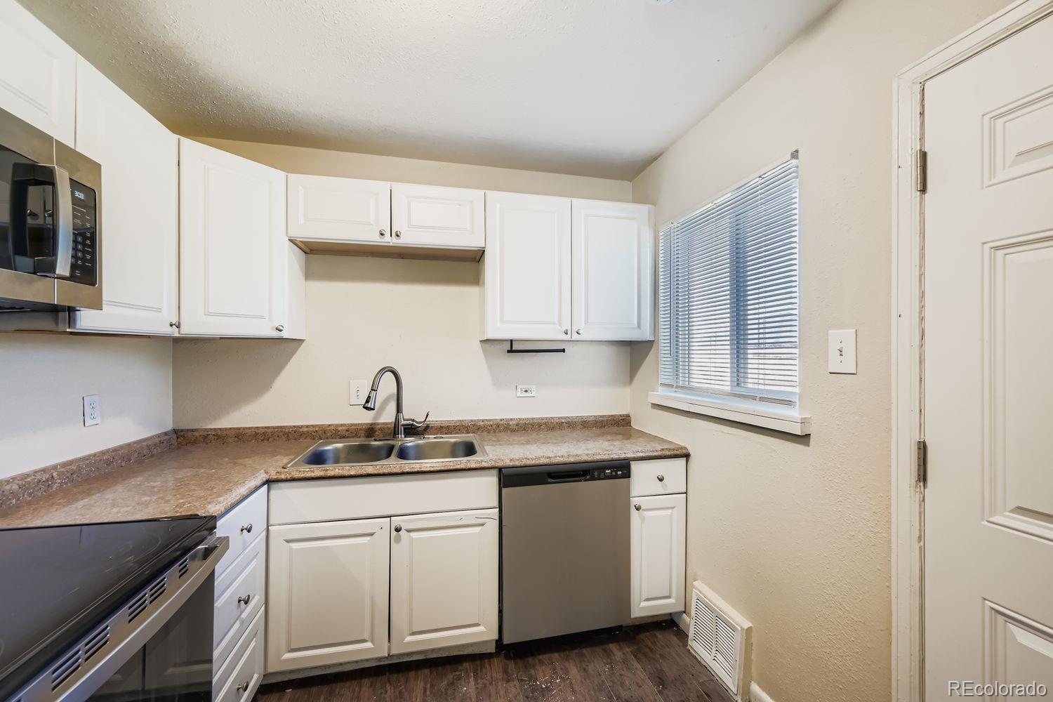 MLS Image #3 for 3690  magnolia street,denver, Colorado
