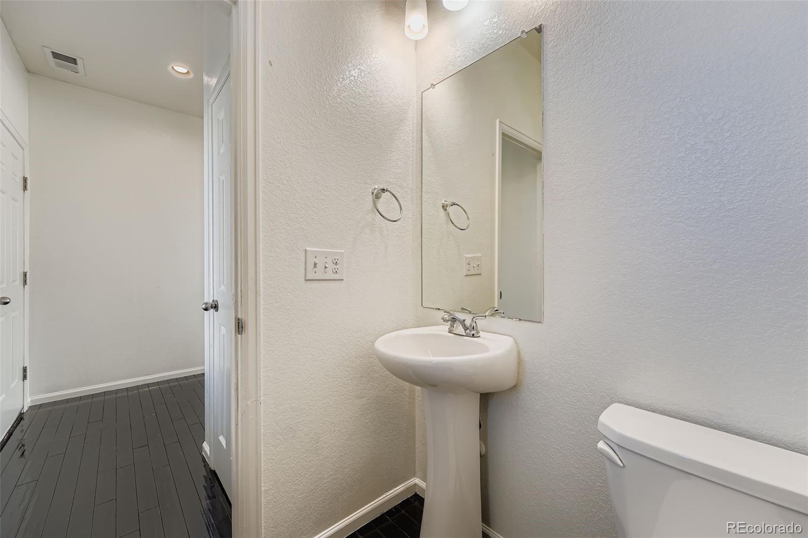 MLS Image #13 for 19102 e 55th place,denver, Colorado