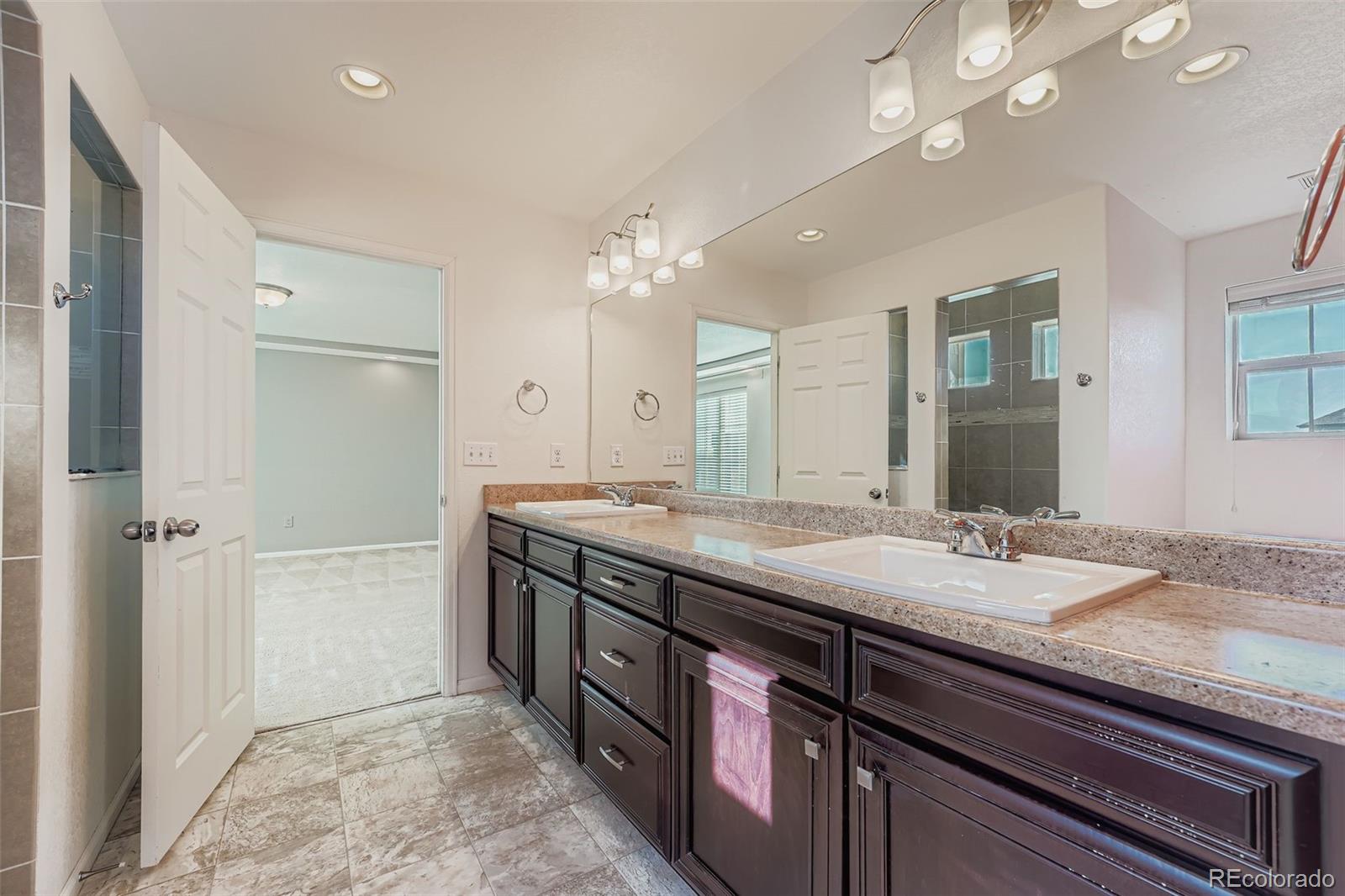 MLS Image #17 for 19102 e 55th place,denver, Colorado