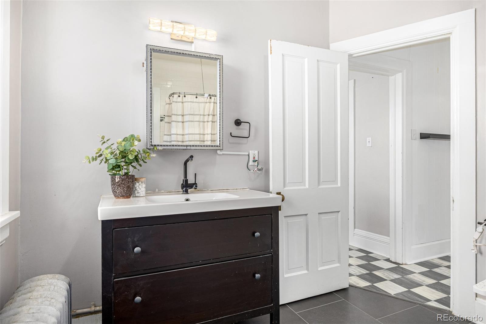 MLS Image #24 for 1057 n emerson street b,denver, Colorado
