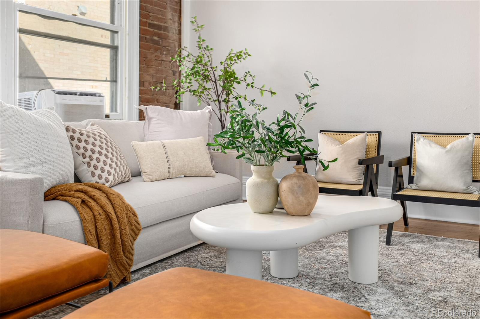 MLS Image #6 for 1057 n emerson street b,denver, Colorado