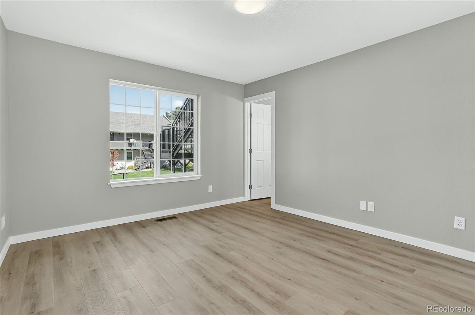 MLS Image #2 for 2301 e fremont avenue s02,centennial, Colorado