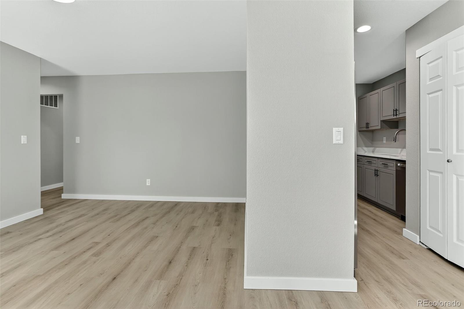 MLS Image #4 for 2301 e fremont avenue s02,centennial, Colorado