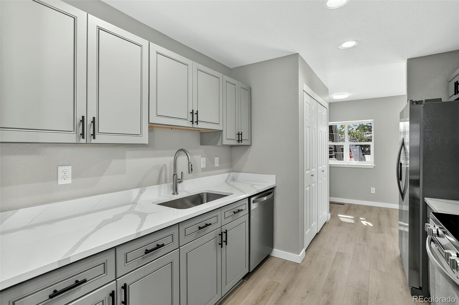 MLS Image #6 for 2301 e fremont avenue s02,centennial, Colorado