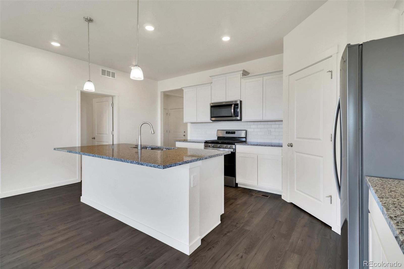 MLS Image #14 for 108 s waterloo street,aurora, Colorado