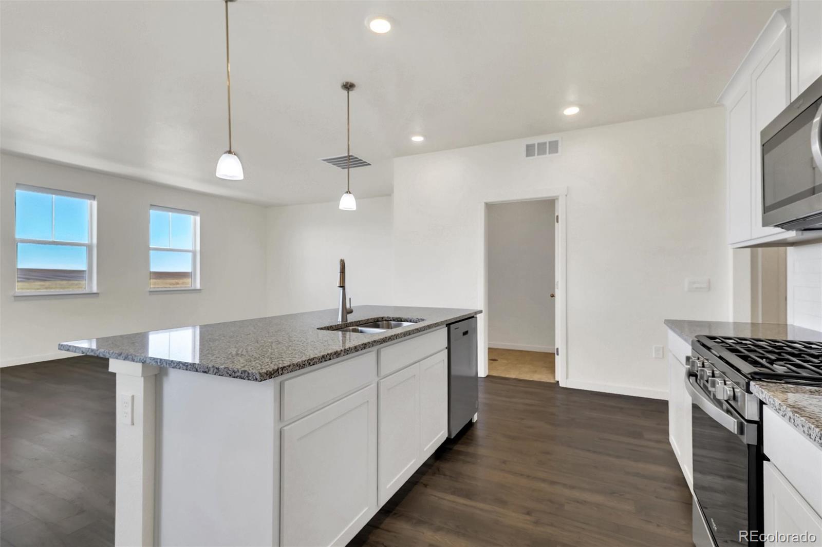 MLS Image #15 for 108 s waterloo street,aurora, Colorado