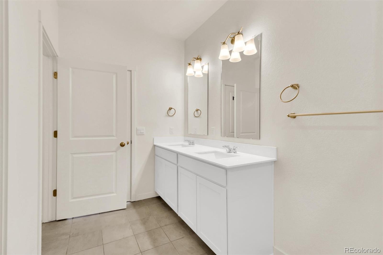 MLS Image #19 for 108 s waterloo street,aurora, Colorado