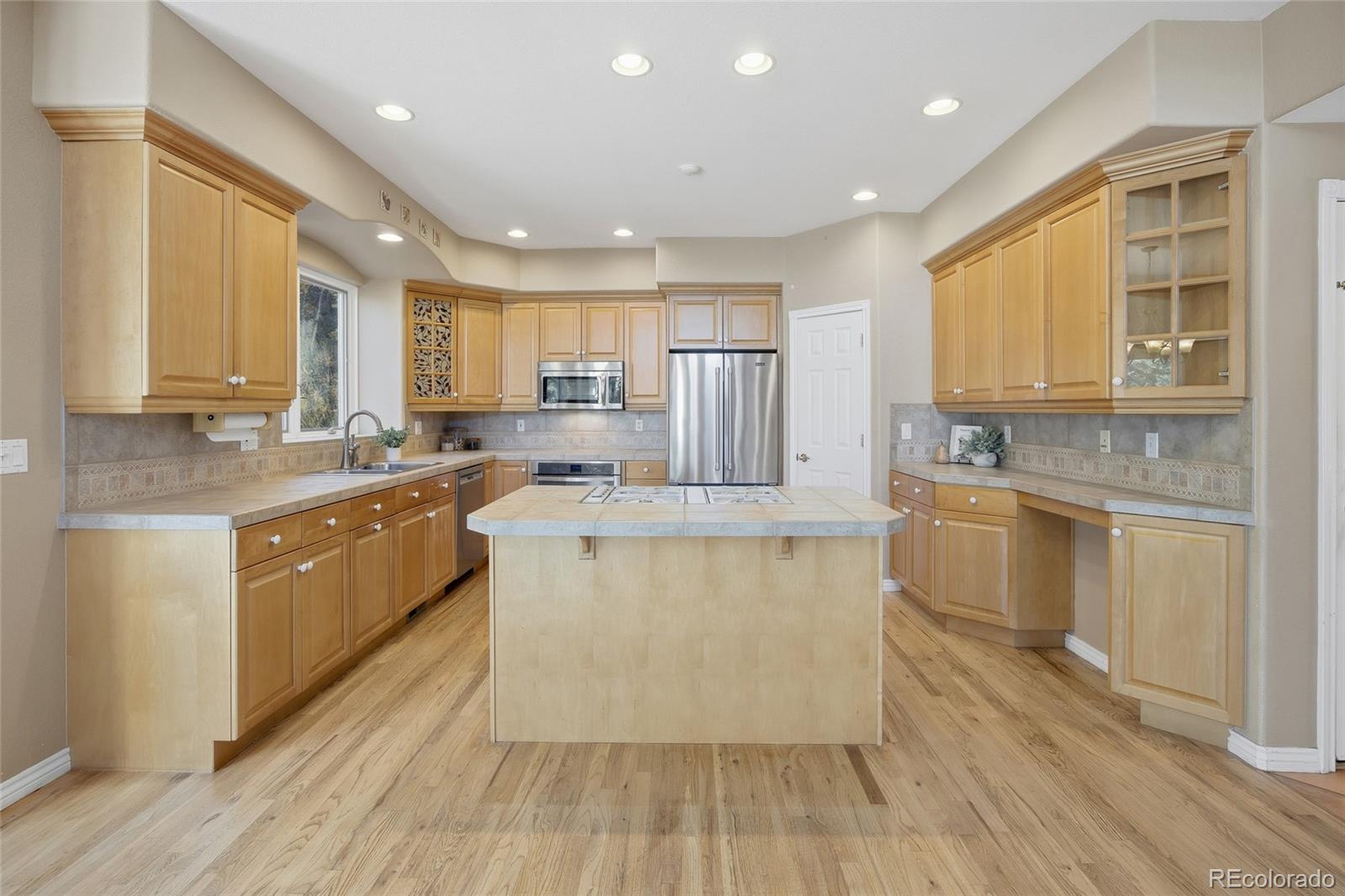 MLS Image #11 for 5  cap rock way,colorado springs, Colorado