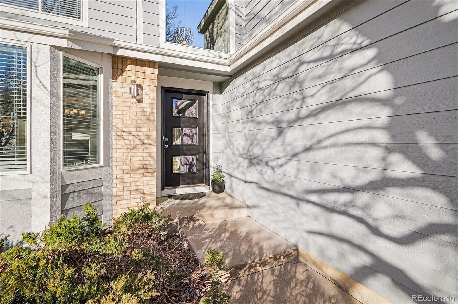 MLS Image #3 for 4853 s eagle circle,aurora, Colorado