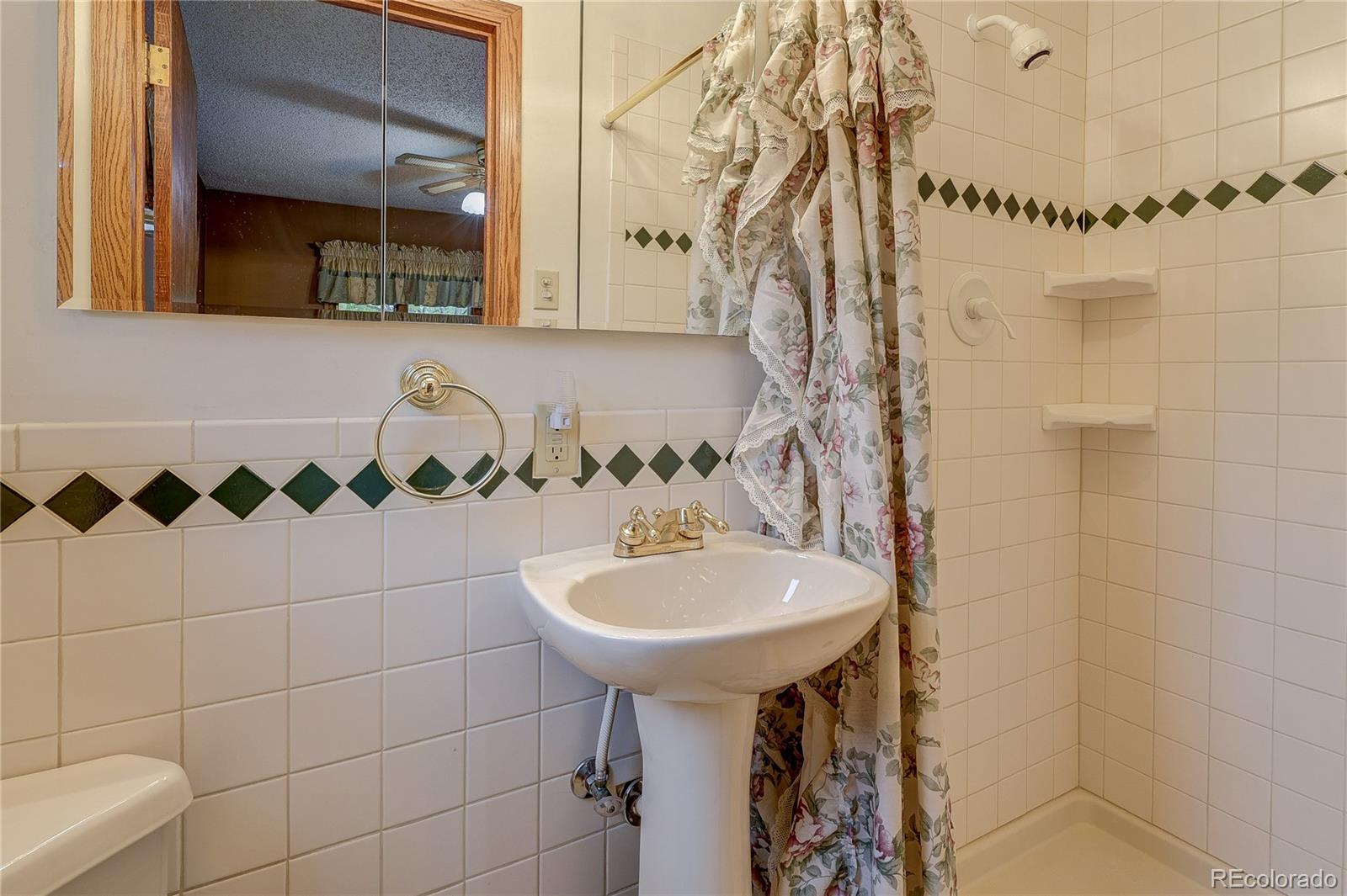 MLS Image #18 for 2861 s yates street,denver, Colorado