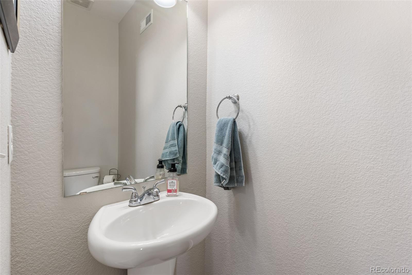 MLS Image #14 for 6155  mineral belt drive,colorado springs, Colorado