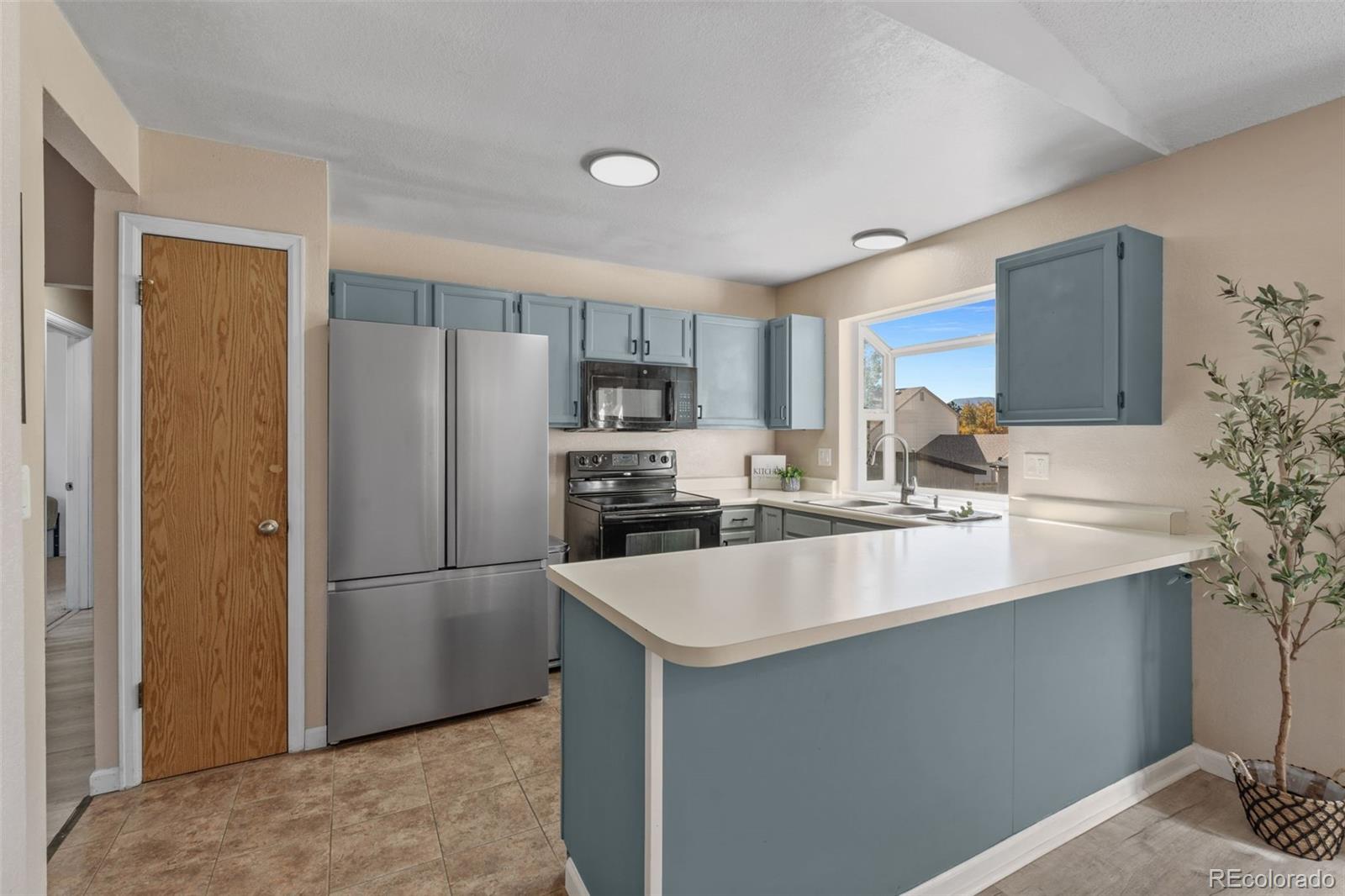 MLS Image #10 for 2650  plymouth drive,colorado springs, Colorado