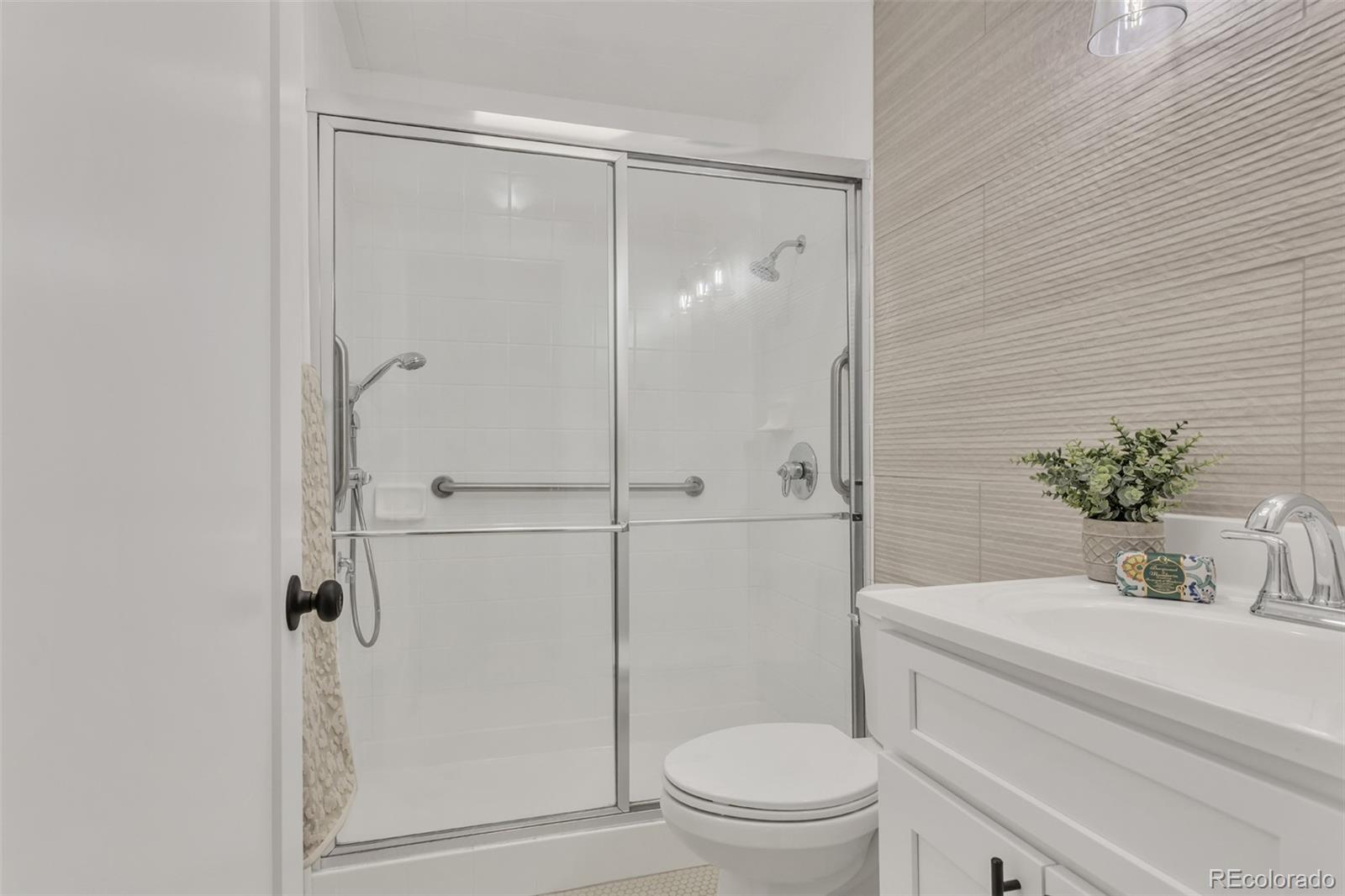 MLS Image #11 for 2618 s pennsylvania street,denver, Colorado