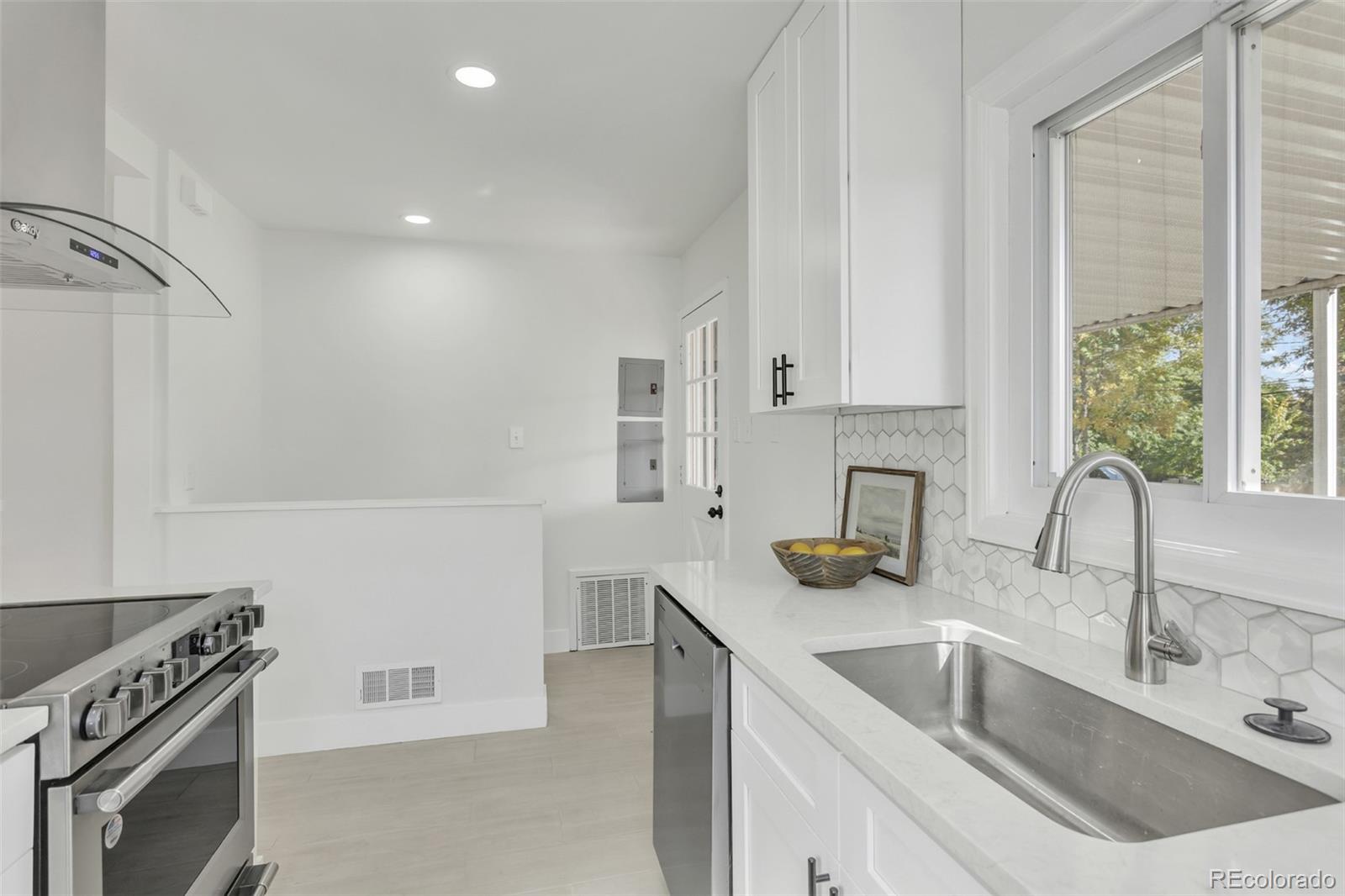 MLS Image #8 for 2618 s pennsylvania street,denver, Colorado