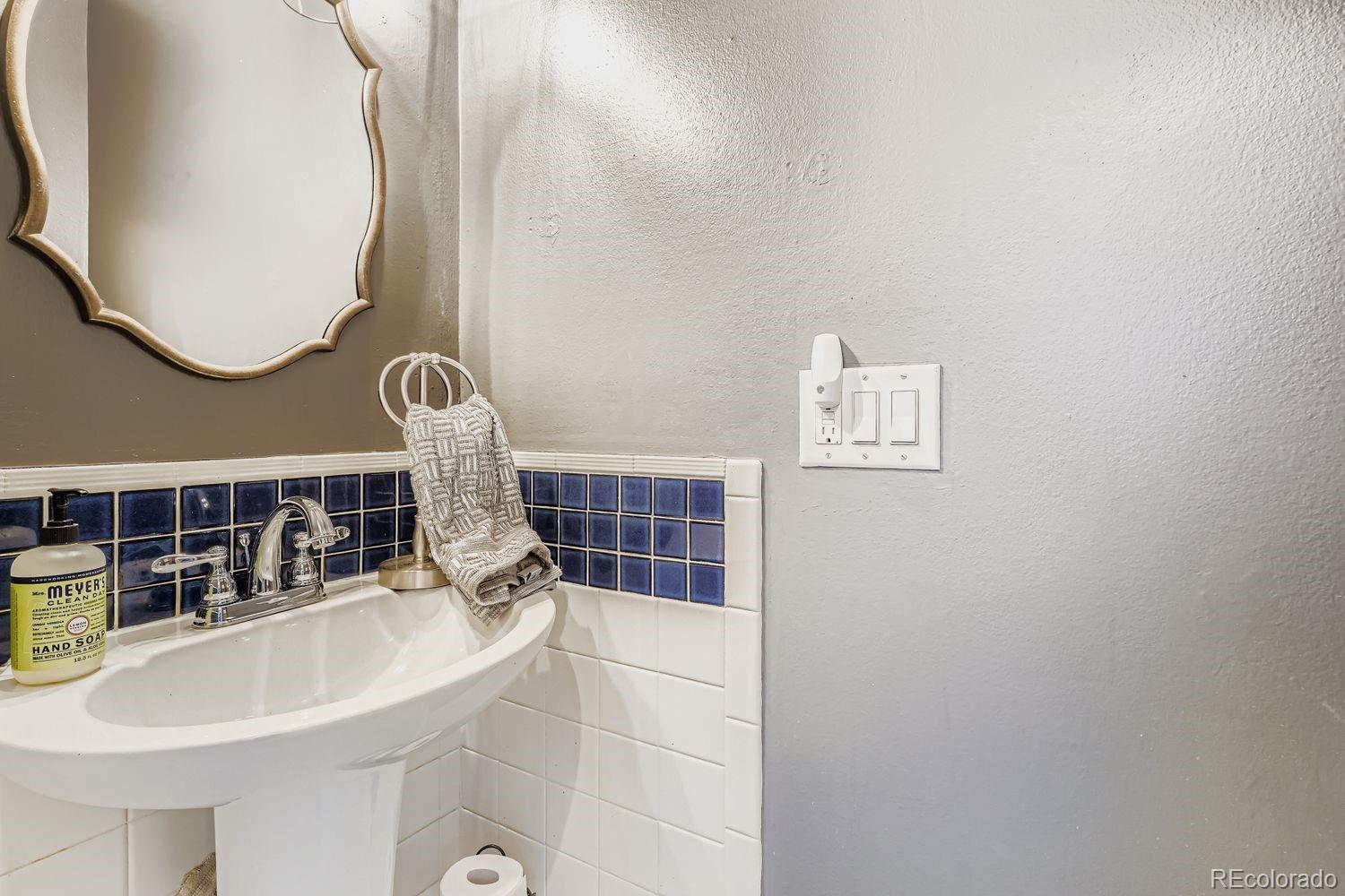 MLS Image #11 for 1997 s peoria street,aurora, Colorado