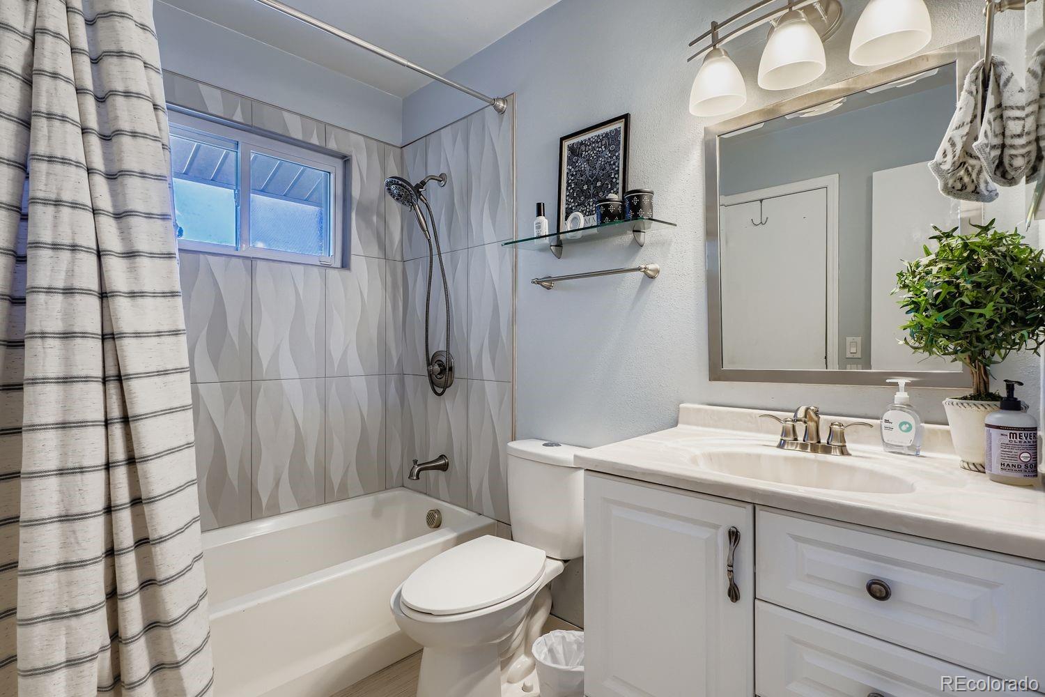 MLS Image #14 for 1997 s peoria street,aurora, Colorado
