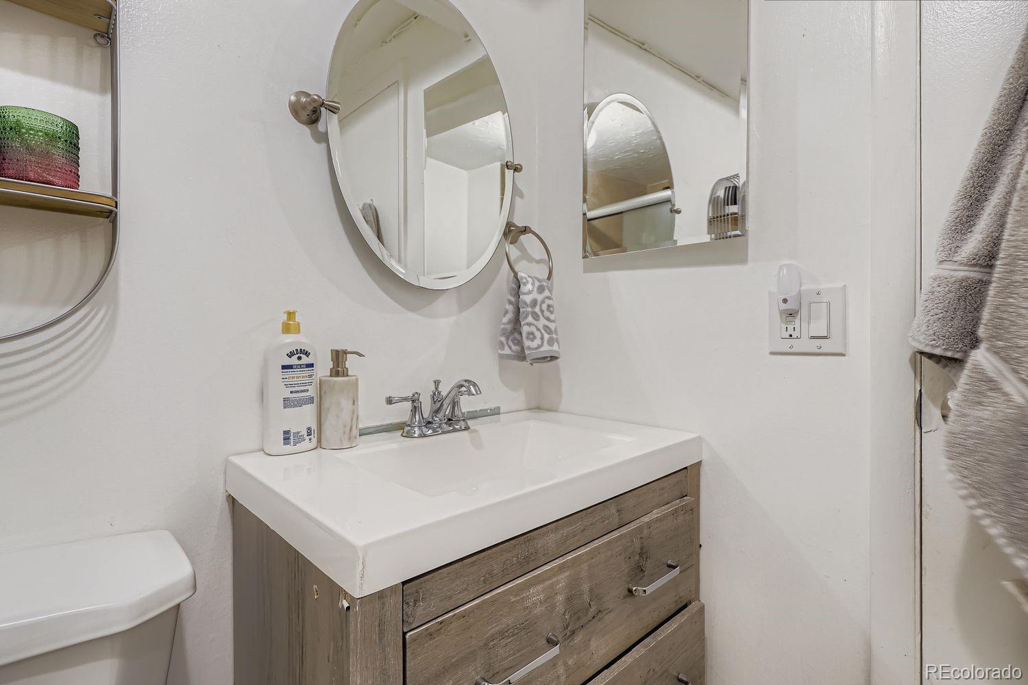 MLS Image #22 for 1997 s peoria street,aurora, Colorado