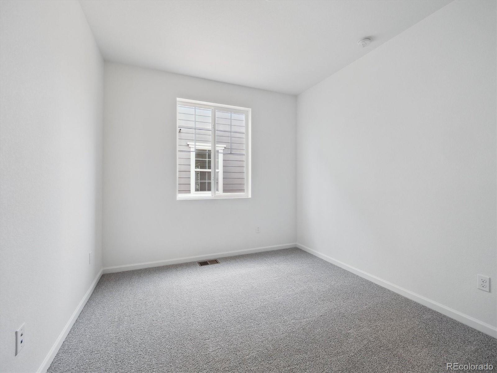 MLS Image #13 for 24787 e 40th avenue,aurora, Colorado