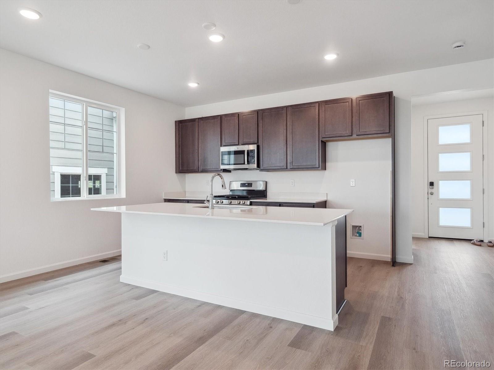 MLS Image #4 for 24787 e 40th avenue,aurora, Colorado