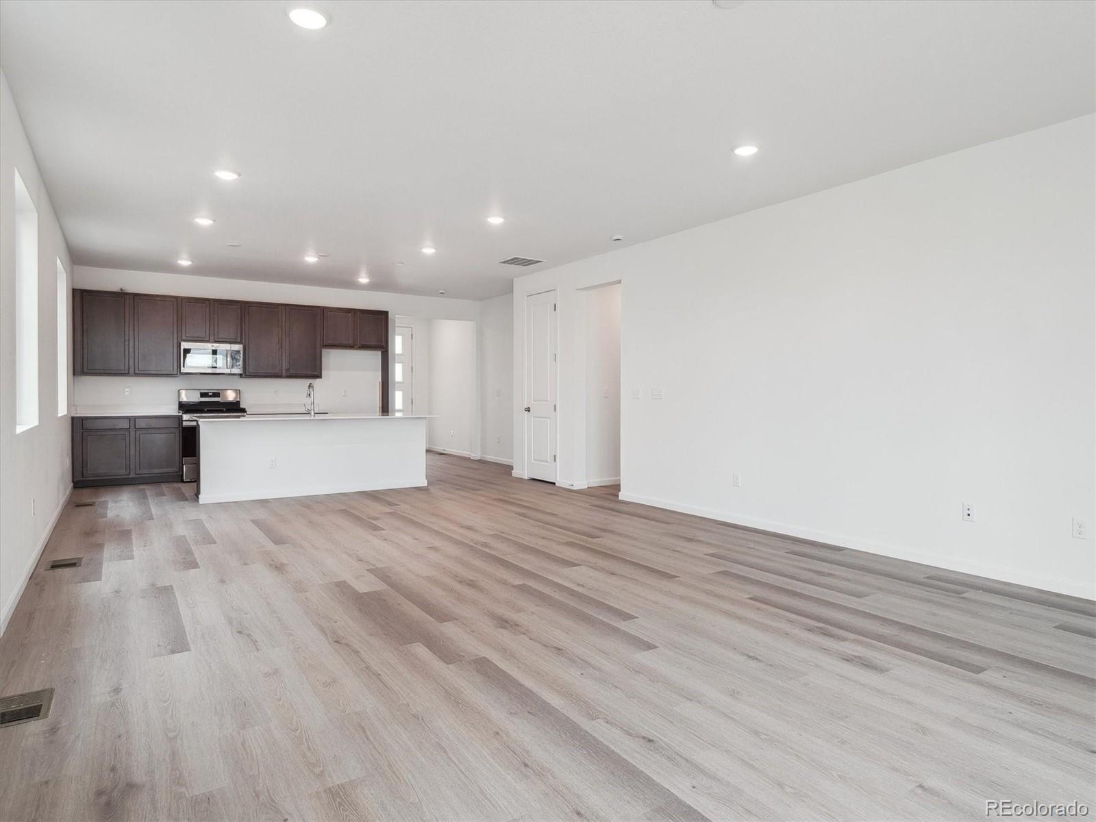 MLS Image #8 for 24787 e 40th avenue,aurora, Colorado