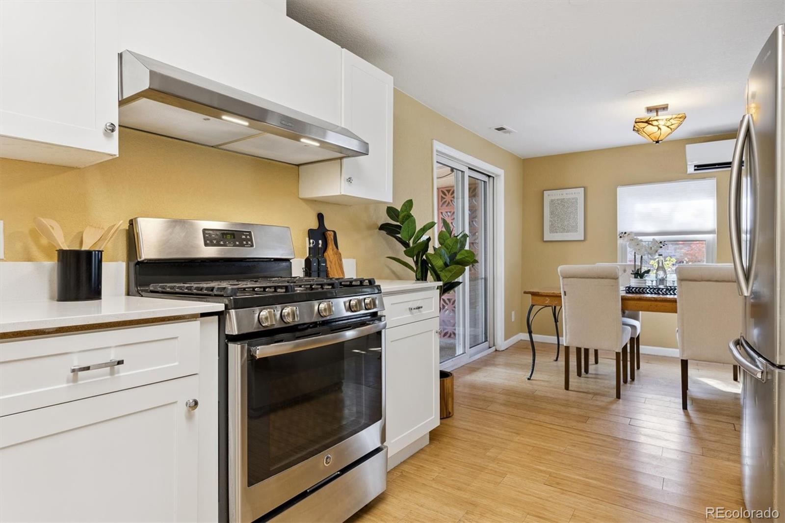 MLS Image #14 for 998 s leyden street,denver, Colorado