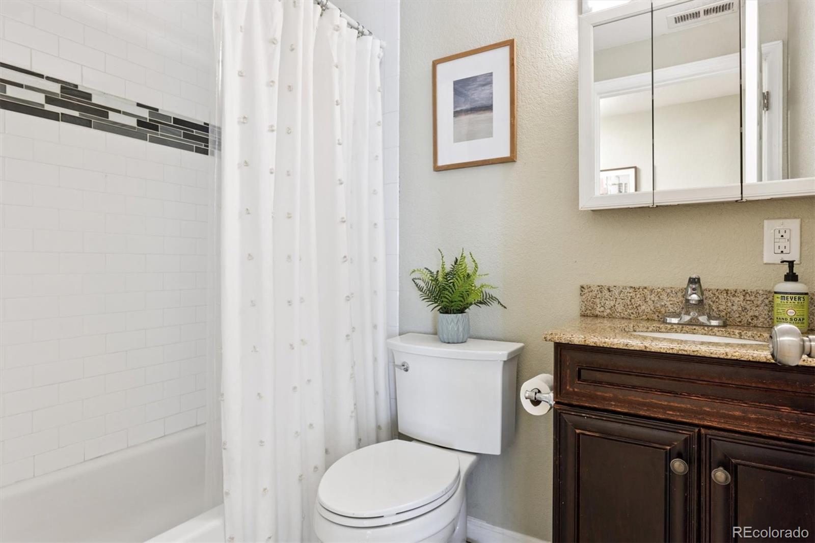 MLS Image #20 for 998 s leyden street,denver, Colorado