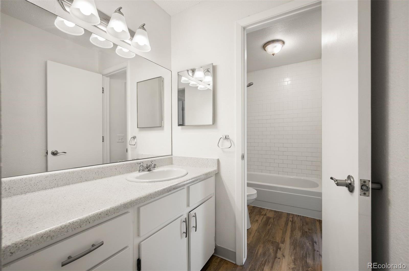 MLS Image #12 for 2225 s jasmine street,denver, Colorado