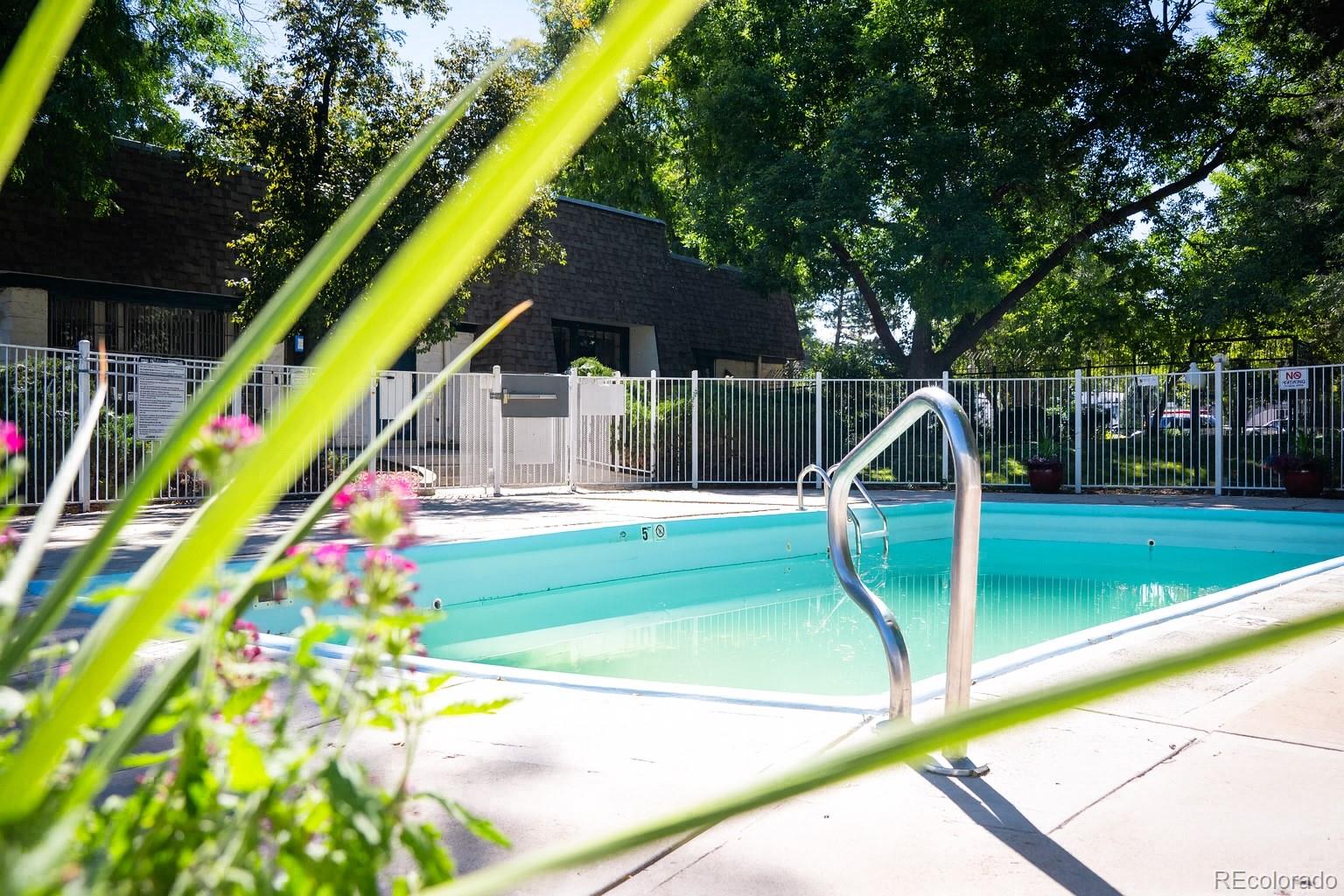 MLS Image #4 for 2225 s jasmine street,denver, Colorado