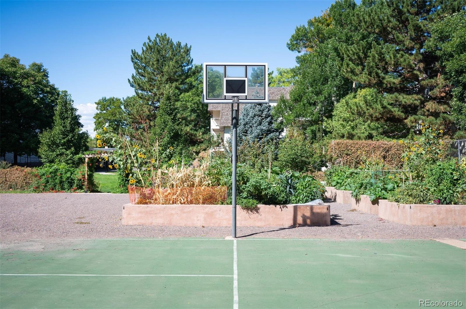 MLS Image #7 for 2225 s jasmine street,denver, Colorado