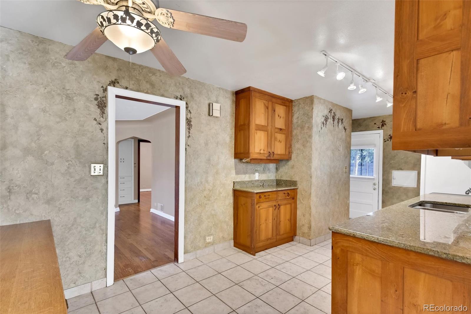 MLS Image #10 for 3210 s williams street,englewood, Colorado