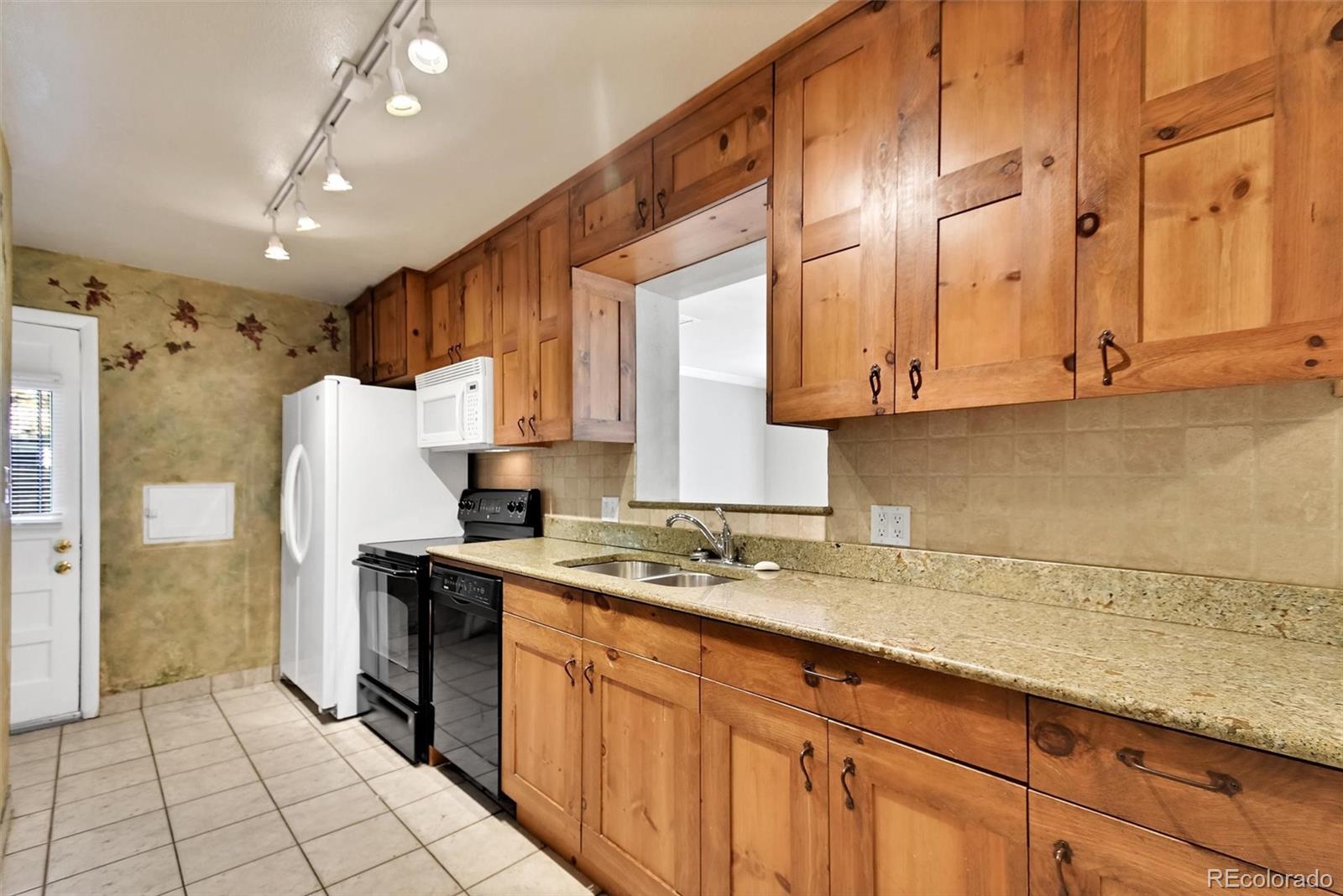 MLS Image #8 for 3210 s williams street,englewood, Colorado