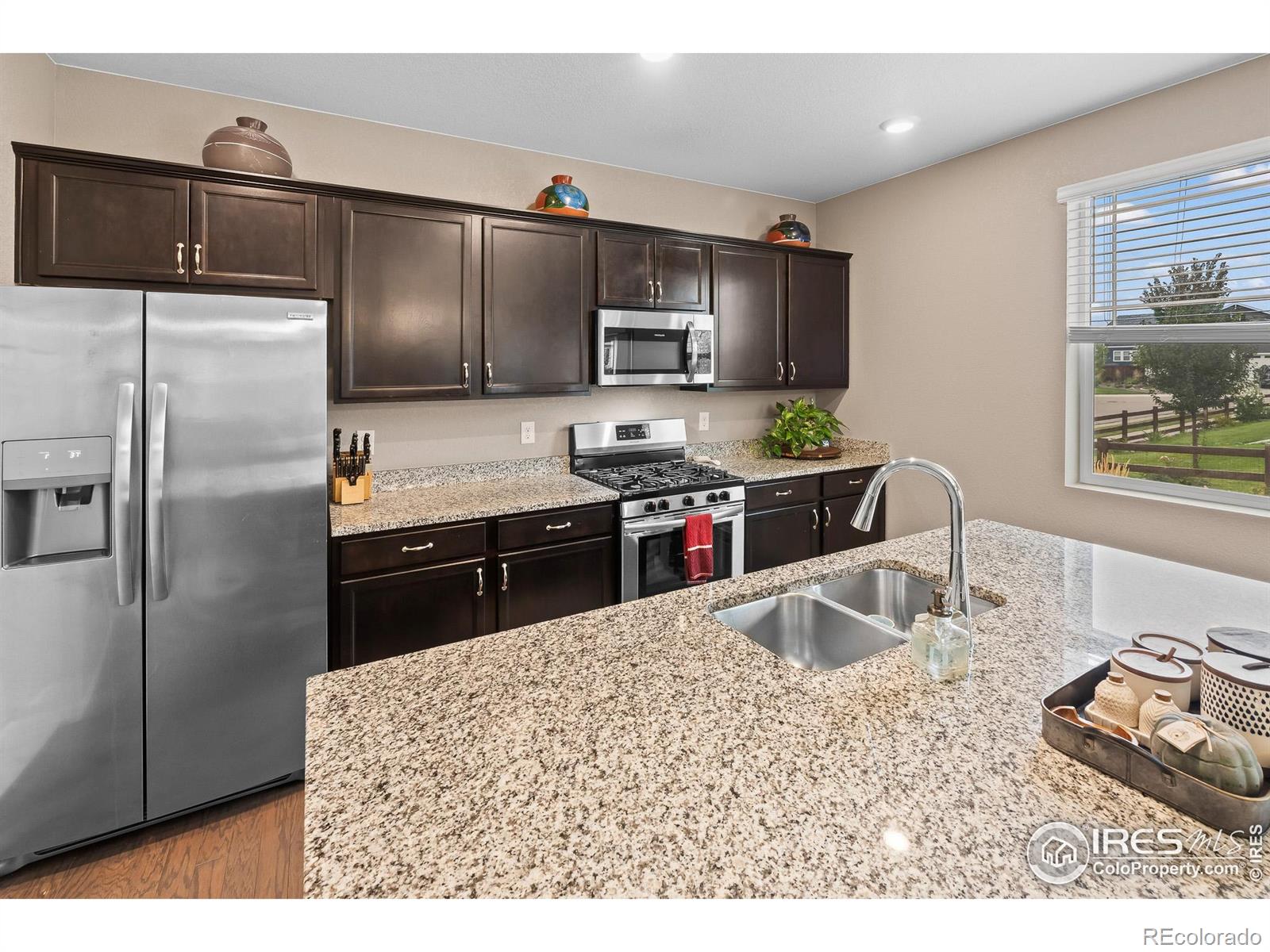 MLS Image #15 for 1961  rose petal drive,windsor, Colorado