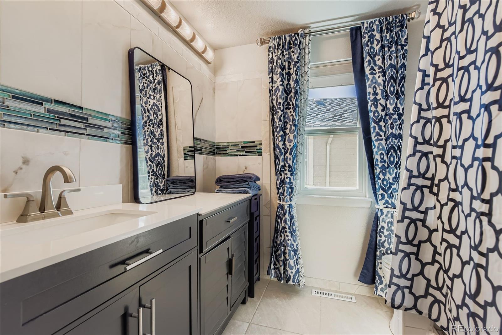 MLS Image #17 for 7747  gunsight pass,littleton, Colorado