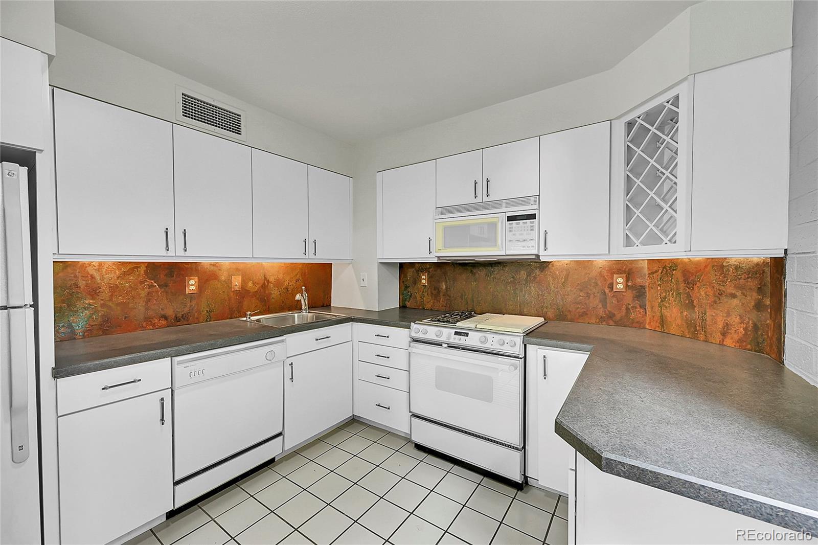 MLS Image #4 for 460 s marion parkway,denver, Colorado