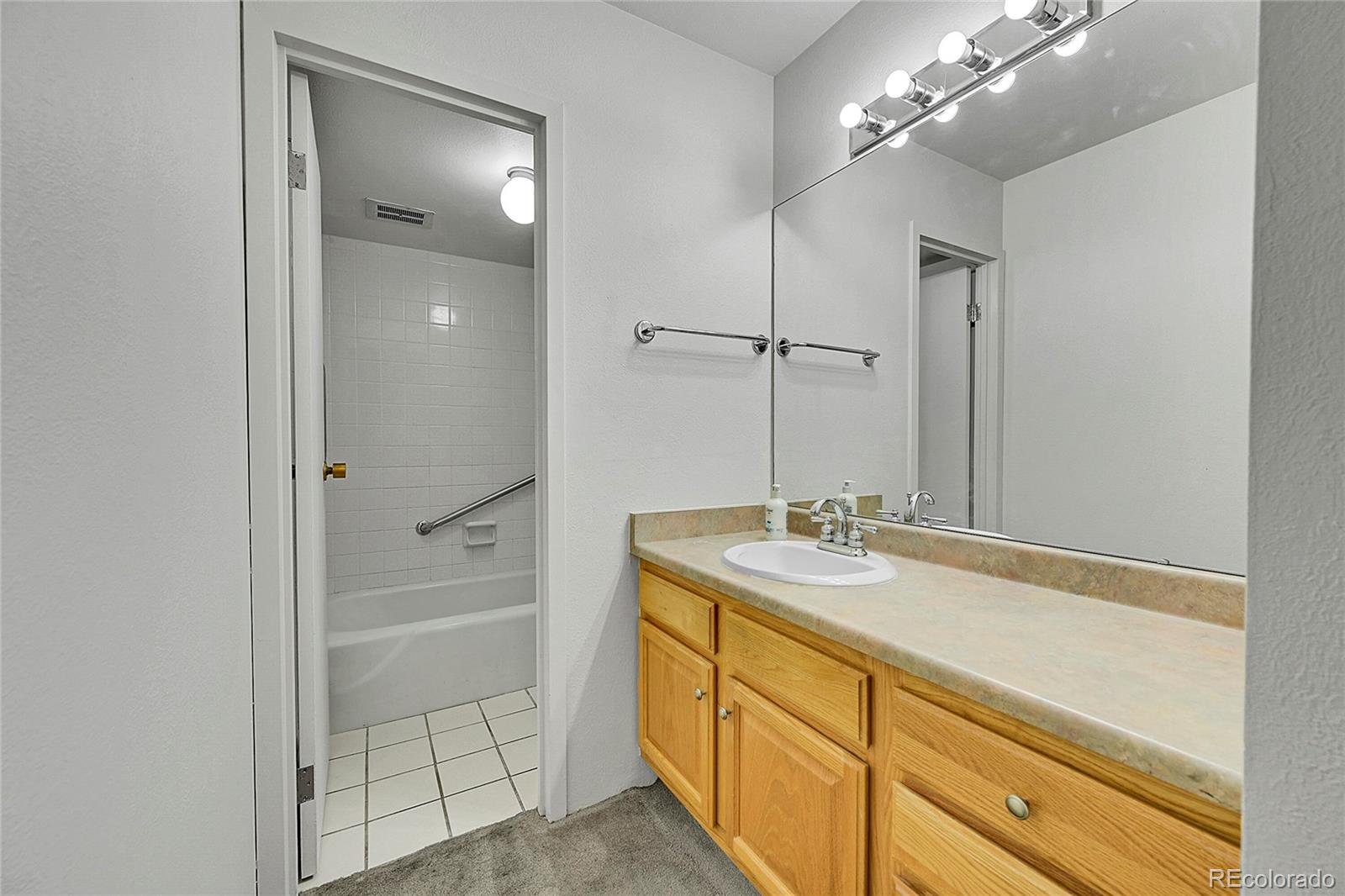 MLS Image #7 for 460 s marion parkway,denver, Colorado