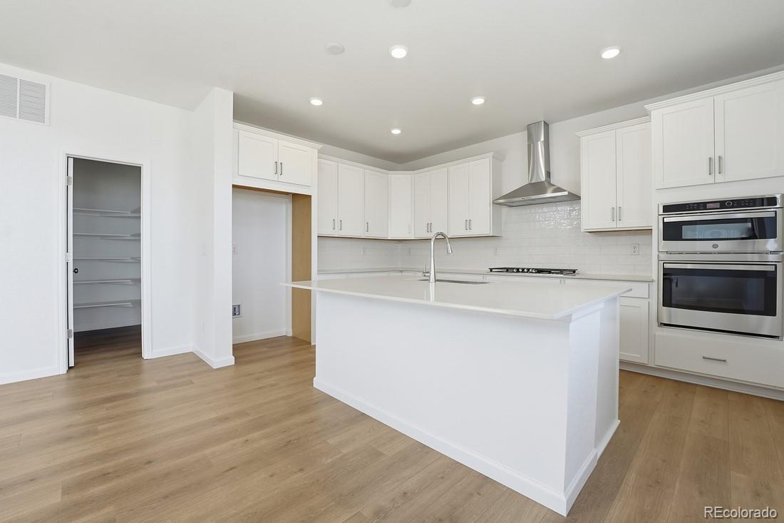 MLS Image #2 for 16647 w 92nd place,arvada, Colorado