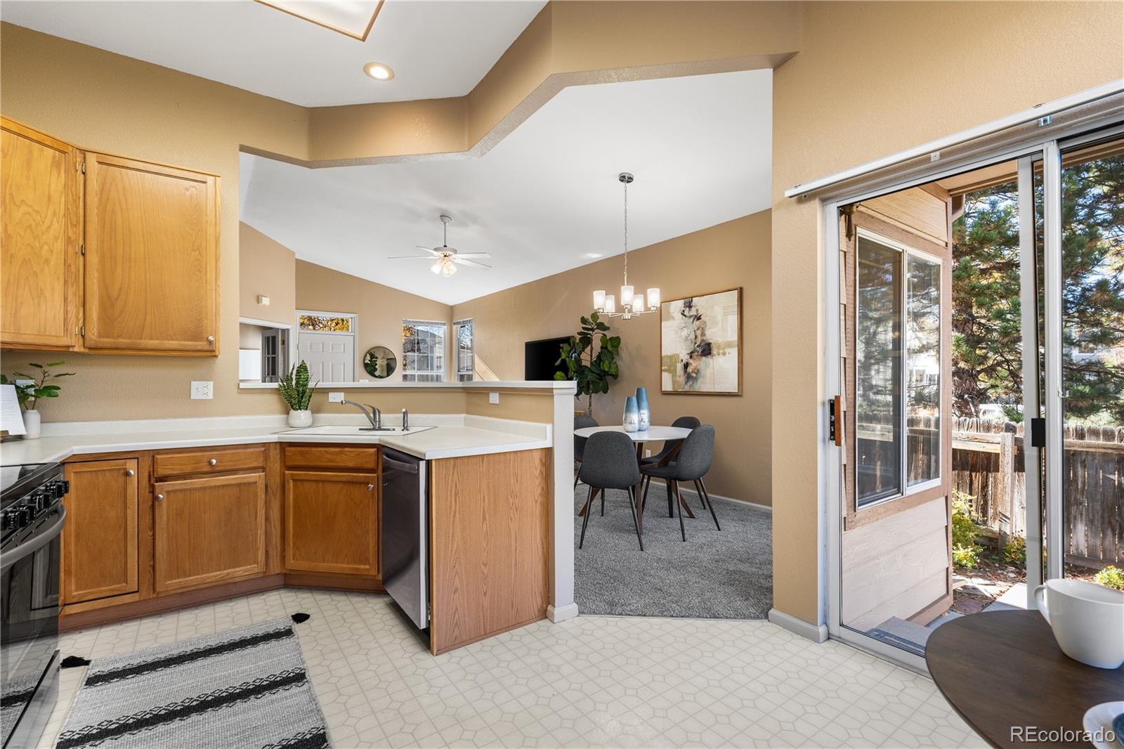 MLS Image #18 for 12799 e wyoming circle,aurora, Colorado