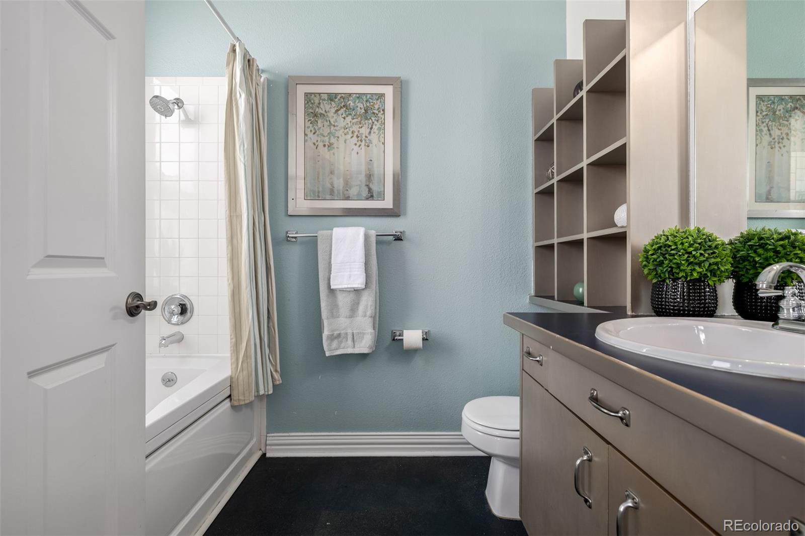 MLS Image #12 for 277 n broadway  204,denver, Colorado