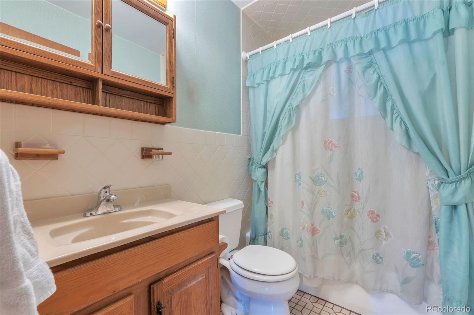 MLS Image #12 for 6916  fern drive,denver, Colorado
