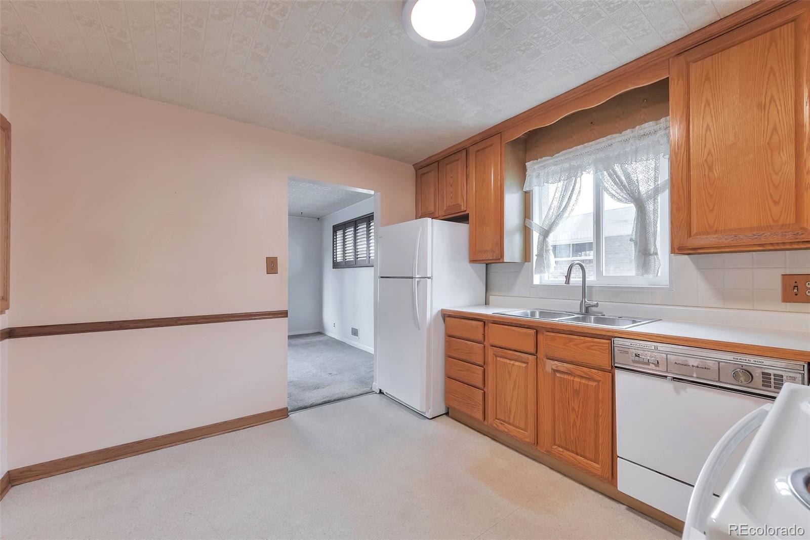 MLS Image #7 for 6916  fern drive,denver, Colorado