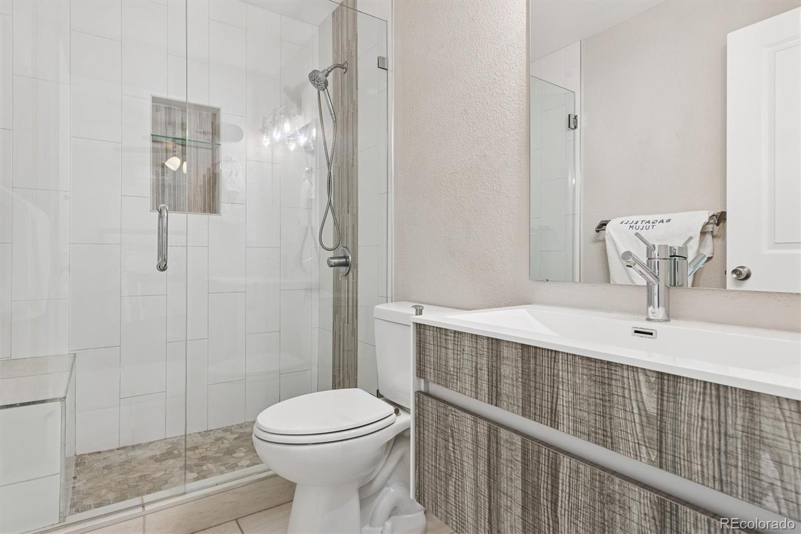 MLS Image #18 for 3850 s olathe circle,aurora, Colorado