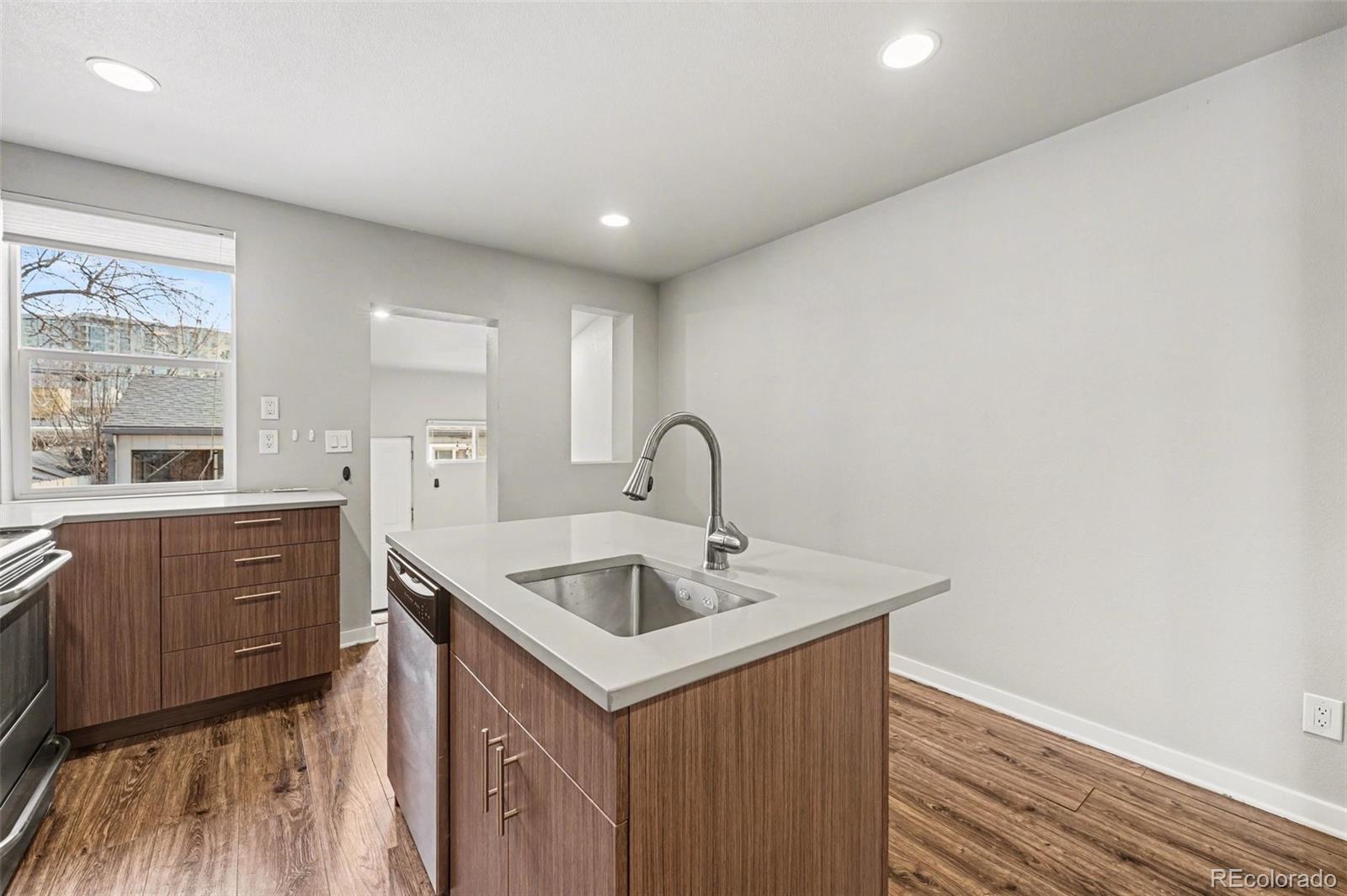 MLS Image #8 for 860  fox street,denver, Colorado