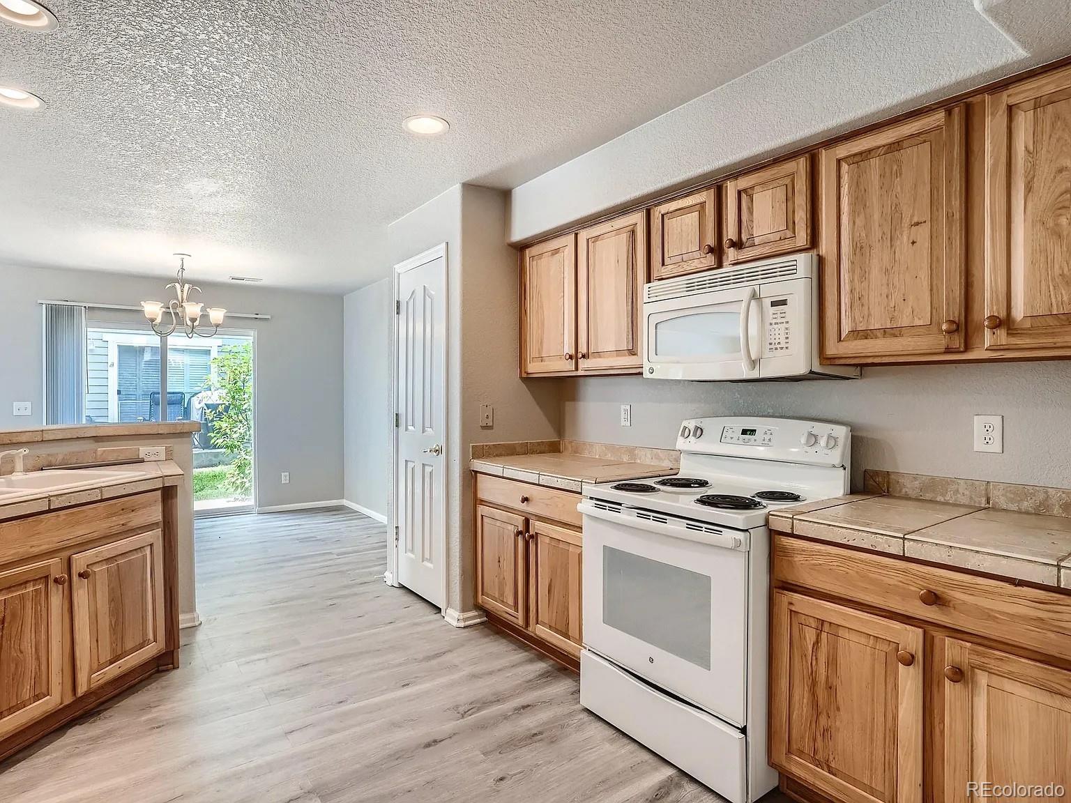 MLS Image #11 for 12837  mayfair way,englewood, Colorado