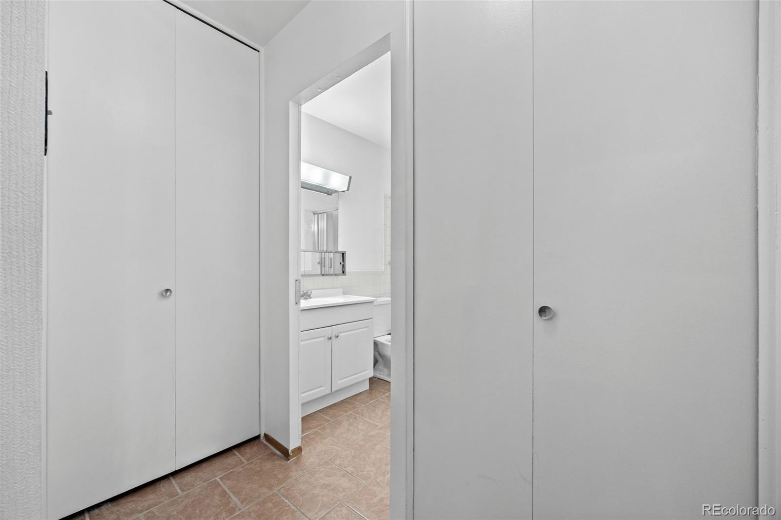 MLS Image #19 for 755 s clinton street 7b,denver, Colorado