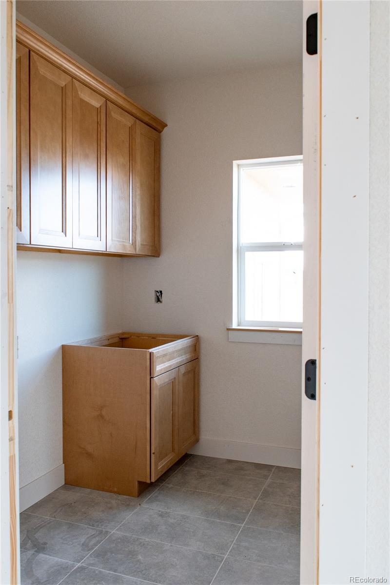 MLS Image #16 for 37054  still rock point,elizabeth, Colorado